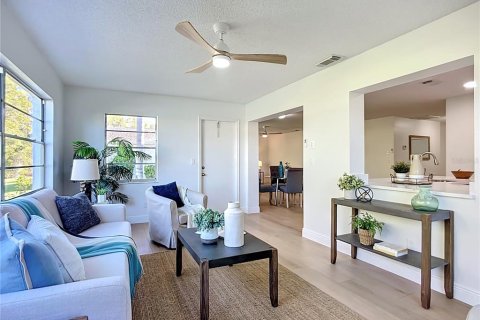 Condominio en alquiler en Sun City Center, Florida, 2 dormitorios, 134.52 m2 № 2167525 - foto 14