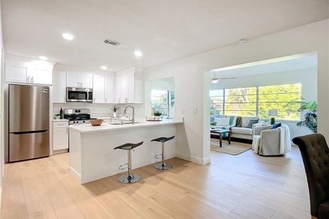 Condominio en alquiler en Sun City Center, Florida, 2 dormitorios, 134.52 m2 № 2167525 - foto 6