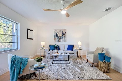 Condominio en alquiler en Sun City Center, Florida, 2 dormitorios, 134.52 m2 № 2167525 - foto 4