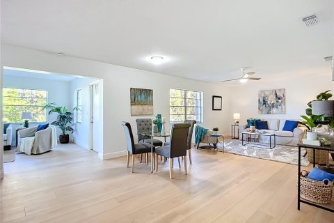 Condominio en alquiler en Sun City Center, Florida, 2 dormitorios, 134.52 m2 № 2167525 - foto 2
