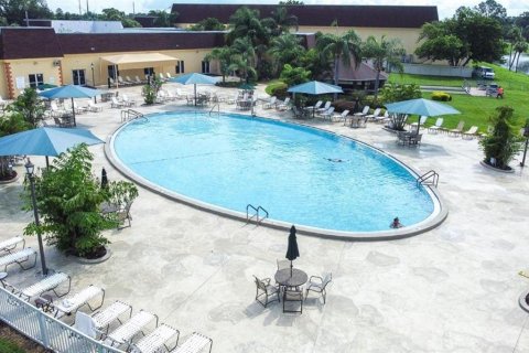 Condominio en alquiler en Sun City Center, Florida, 2 dormitorios, 134.52 m2 № 2167525 - foto 27