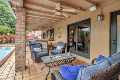 Villa ou maison à vendre à Miami, Floride: 4 chambres, 176.98 m2 № 1930913 - photo 21
