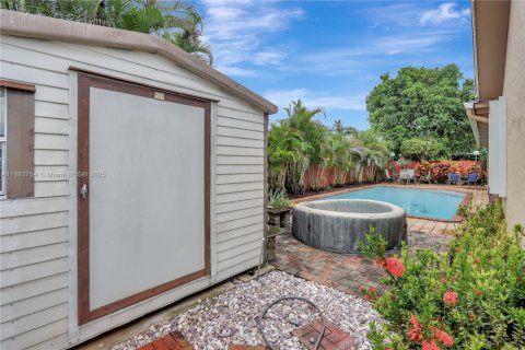 Villa ou maison à vendre à Miami, Floride: 4 chambres, 176.98 m2 № 1930913 - photo 22