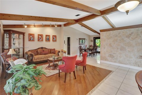 Villa ou maison à vendre à Miami, Floride: 4 chambres, 176.98 m2 № 1930913 - photo 3