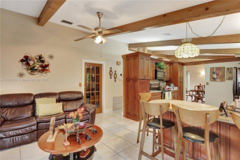 Villa ou maison à vendre à Miami, Floride: 4 chambres, 176.98 m2 № 1930913 - photo 7