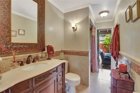 Villa ou maison à vendre à Miami, Floride: 4 chambres, 176.98 m2 № 1930913 - photo 9