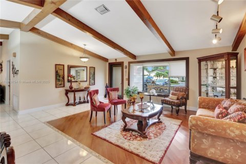 Villa ou maison à vendre à Miami, Floride: 4 chambres, 176.98 m2 № 1930913 - photo 4