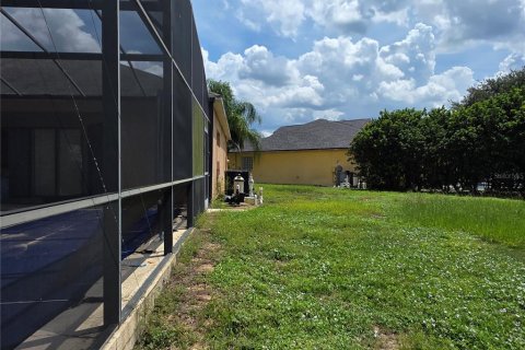 House in Davenport, Florida 5 bedrooms, 323.67 sq.m. № 1916037 - photo 23