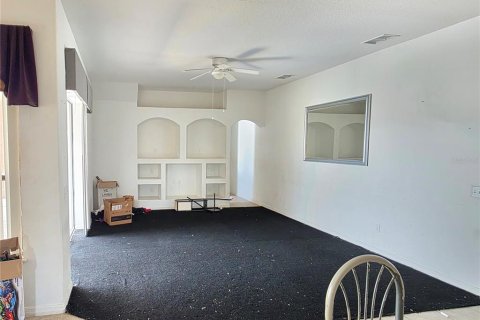 House in Davenport, Florida 5 bedrooms, 323.67 sq.m. № 1916037 - photo 11