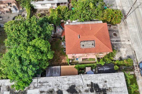 Commercial property in Miami, Florida 186.92 sq.m. № 2152557 - photo 6