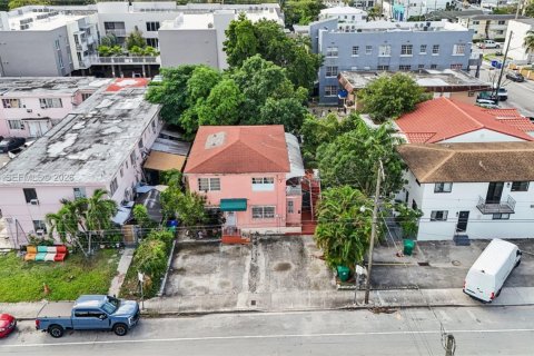 Commercial property in Miami, Florida 186.92 sq.m. № 2152557 - photo 4