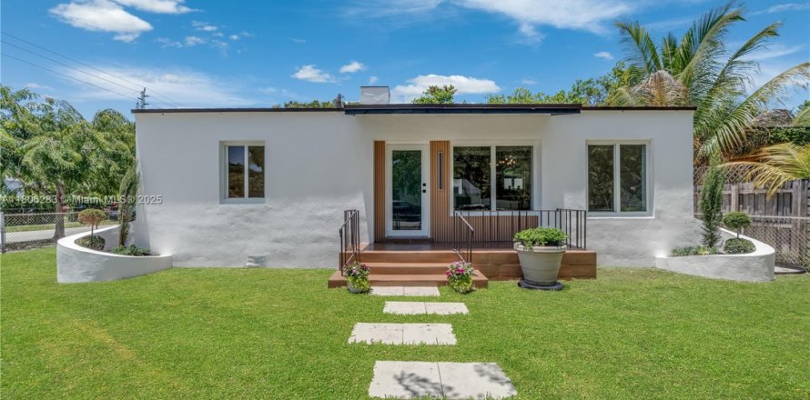 Casa en Miami, Florida 4 dormitorios, 154.87 m2 № 1892657