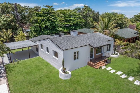 Casa en venta en Miami, Florida, 4 dormitorios, 154.87 m2 № 1892657 - foto 7