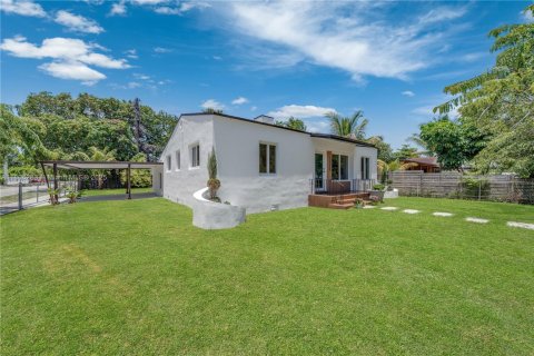 Casa en venta en Miami, Florida, 4 dormitorios, 154.87 m2 № 1892657 - foto 6