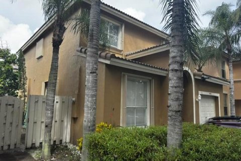 House in West Palm Beach, Florida 4 bedrooms, 173.45 sq.m. № 2401248 - photo 2