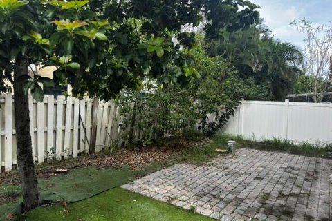 House in West Palm Beach, Florida 4 bedrooms, 173.45 sq.m. № 2401248 - photo 17