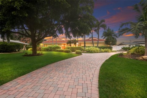 Casa en Bradenton, Florida 4 dormitorios, 400.13 m2 № 2361345