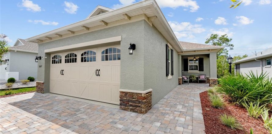 House in Ocala, Florida 2 bedrooms, 136.47 sq.m. № 1915395
