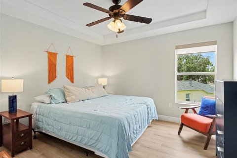 House in Lakewood Ranch, Florida 4 bedrooms, 238.94 sq.m. № 2223748 - photo 18