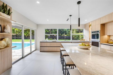 House in Palmetto Bay, Florida 6 bedrooms, 323.76 sq.m. № 2067689 - photo 18