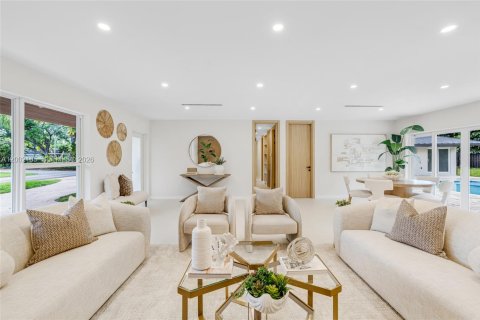 House in Palmetto Bay, Florida 6 bedrooms, 323.76 sq.m. № 2067689 - photo 13