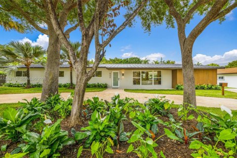 House in Palmetto Bay, Florida 6 bedrooms, 323.76 sq.m. № 2067689