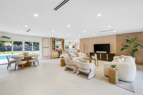 House in Palmetto Bay, Florida 6 bedrooms, 323.76 sq.m. № 2067689 - photo 2