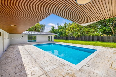 House in Palmetto Bay, Florida 6 bedrooms, 323.76 sq.m. № 2067689 - photo 8