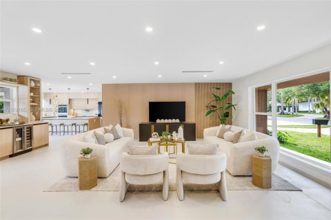 House in Palmetto Bay, Florida 6 bedrooms, 323.76 sq.m. № 2067689 - photo 9