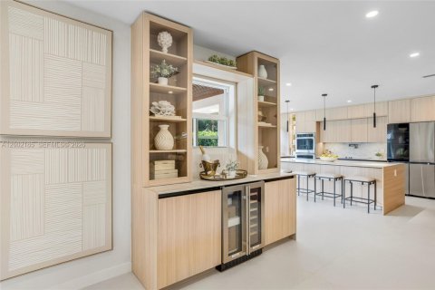 House in Palmetto Bay, Florida 6 bedrooms, 323.76 sq.m. № 2067689 - photo 16