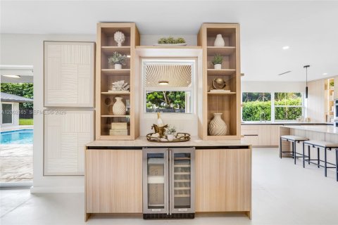 House in Palmetto Bay, Florida 6 bedrooms, 323.76 sq.m. № 2067689 - photo 17