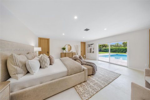 House in Palmetto Bay, Florida 6 bedrooms, 323.76 sq.m. № 2067689 - photo 7