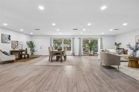 Villa ou maison à vendre à Melrose, Floride: 3 chambres, 169.92 m2 № 2413420 - photo 10
