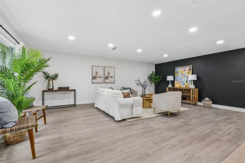Villa ou maison à vendre à Melrose, Floride: 3 chambres, 169.92 m2 № 2413420 - photo 4