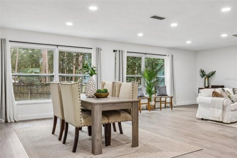 Villa ou maison à vendre à Melrose, Floride: 3 chambres, 169.92 m2 № 2413420 - photo 12