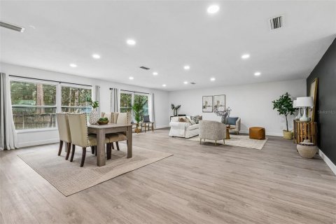 Villa ou maison à vendre à Melrose, Floride: 3 chambres, 169.92 m2 № 2413420 - photo 9