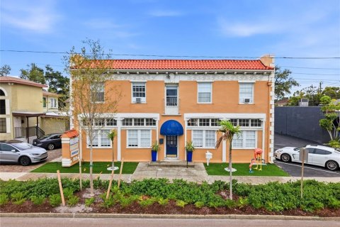 Immobilier commercial à Saint Petersburg, Floride 460.8 m2 № 2220998