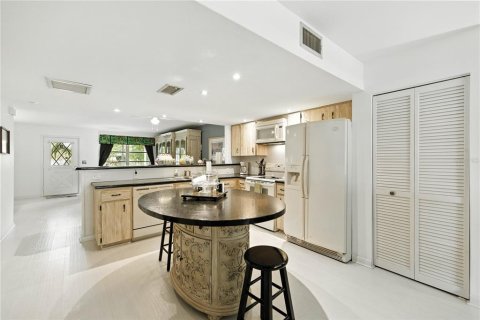 Townhouse in Ocala, Florida 2 bedrooms, 163.88 sq.m. № 1908917 - photo 10