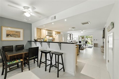 Townhouse in Ocala, Florida 2 bedrooms, 163.88 sq.m. № 1908917 - photo 8