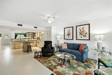 Townhouse in Ocala, Florida 2 bedrooms, 163.88 sq.m. № 1908917 - photo 13