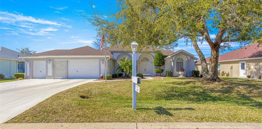 House in Ocala, Florida 3 bedrooms, 167.78 sq.m. № 1536712