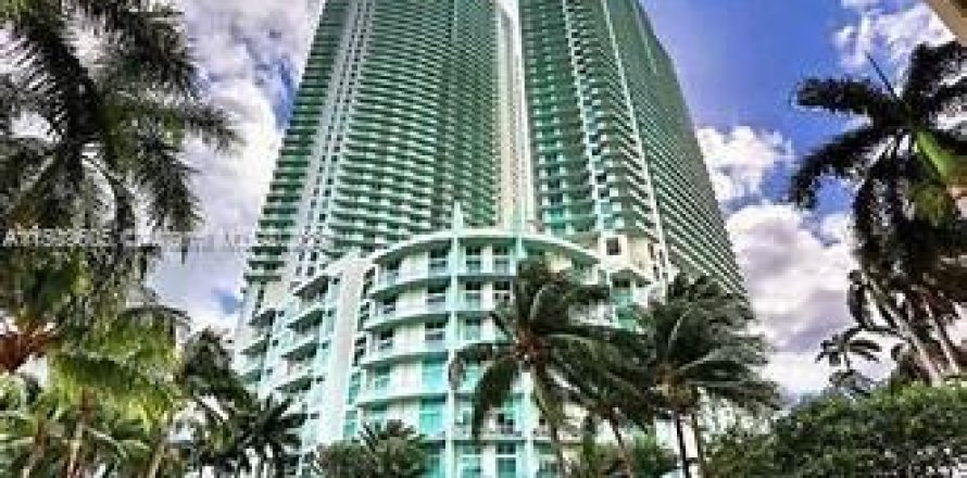 Condominio en Miami, Florida, 1 dormitorio  № 1505456