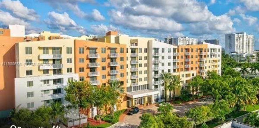 Кондоминиум с 2 спальнями в Авентура, Флорида № 2046837