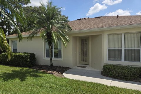 Villa ou maison à vendre à North Port, Floride: 2 chambres, 136.66 m2 № 1919198 - photo 1