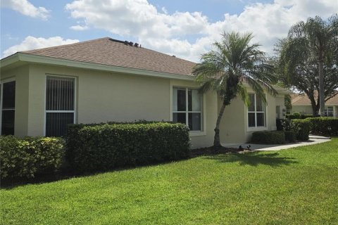 Villa ou maison à vendre à North Port, Floride: 2 chambres, 136.66 m2 № 1919198 - photo 3
