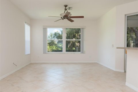 Villa ou maison à vendre à North Port, Floride: 2 chambres, 136.66 m2 № 1919198 - photo 5
