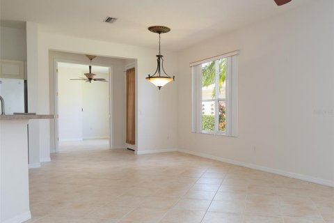 Villa ou maison à vendre à North Port, Floride: 2 chambres, 136.66 m2 № 1919198 - photo 6
