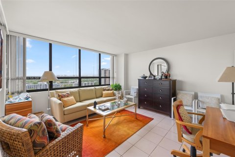 Condo in Miami, Florida, 2 bedrooms  № 1839174 - photo 14