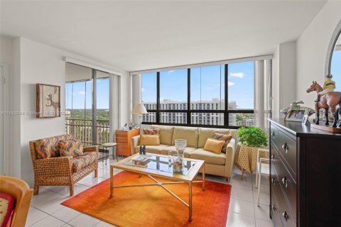 Condo in Miami, Florida, 2 bedrooms  № 1839174 - photo 13
