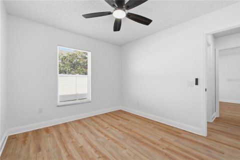 Casa en venta en Lutz, Florida, 5 dormitorios, 212.75 m2 № 2383387 - foto 18